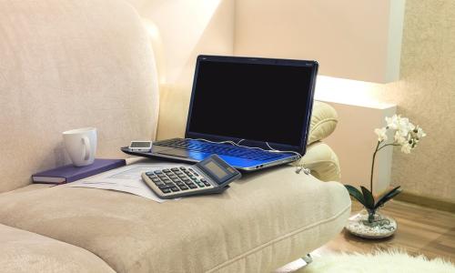 Unha de cada tres empresas galegas de 10 ou máis persoas empregadas permite o teletraballo