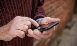 O uso da rede entre as persoas de 65 aos 74 anos crece o dobre da media estatal e supera o 70 %